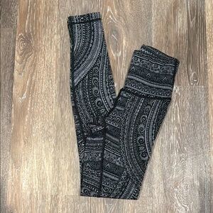 Lululemon - Align Legging - 2 - Nulux - Black Pattern Design